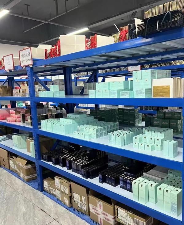 Vertical Lift Module for Beauty Industry Warehousing overview image